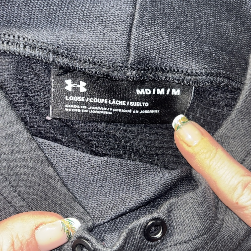 Under Armor running vest. Size medium. Black. - Picture 3 of 3